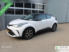 Toyota C-HR - 1.8 Hybrid Dynamic | NL Auto Boekjes | Trekhaak | Parkeersensoren voor en achter |