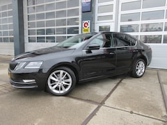 Skoda Octavia - 1.0 TSI Style Business / Navi / PDC / Carplay