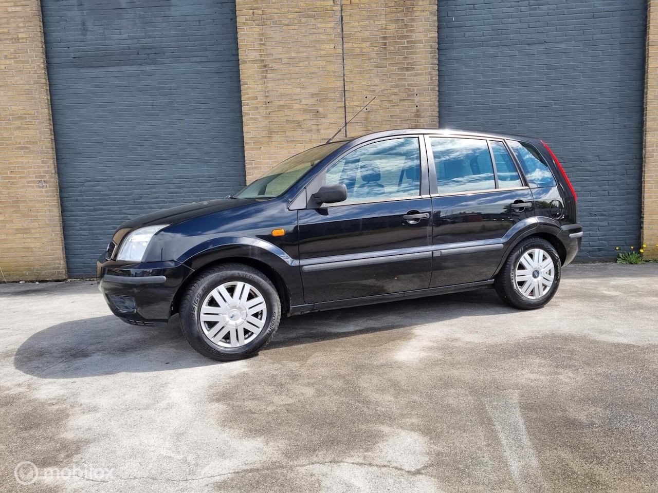 Ford Fusion - 1.6-16V Centennial nieuwe apk airco trekhaak - AutoWereld.nl