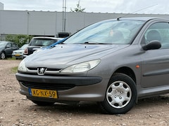 Peugeot 206 - 1.1 XN/ INRUILKOOPJE