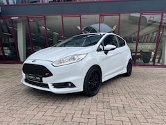 Ford Fiesta - 1.0 EcoBoost Titanium | Sportuitlaat | Airco | Stoelverw. | Verwarmde voorruit |