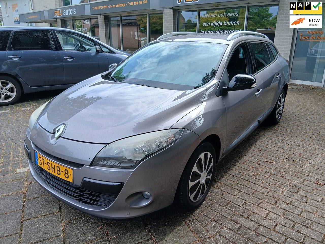 Renault Mégane Estate - 2.0 / AUTOMAAT / RIJDBARE ZIJ SCHADE!! - AutoWereld.nl