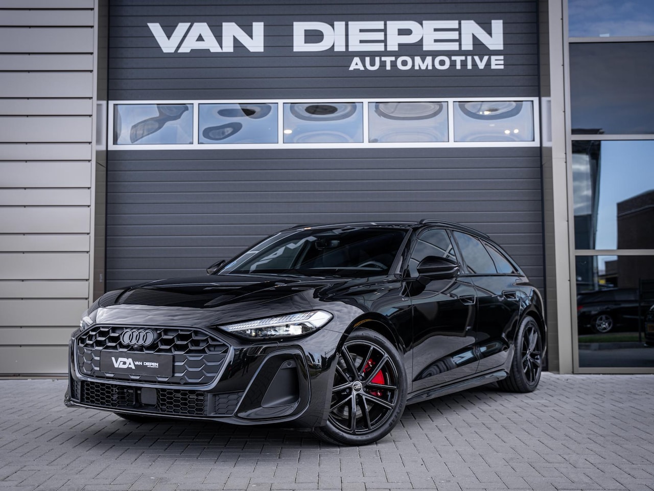 Audi A5 Avant - 2.0 e-hybrid quattro S edition 299PK - Panorama l Passenger Displ. l Matrix - AutoWereld.nl