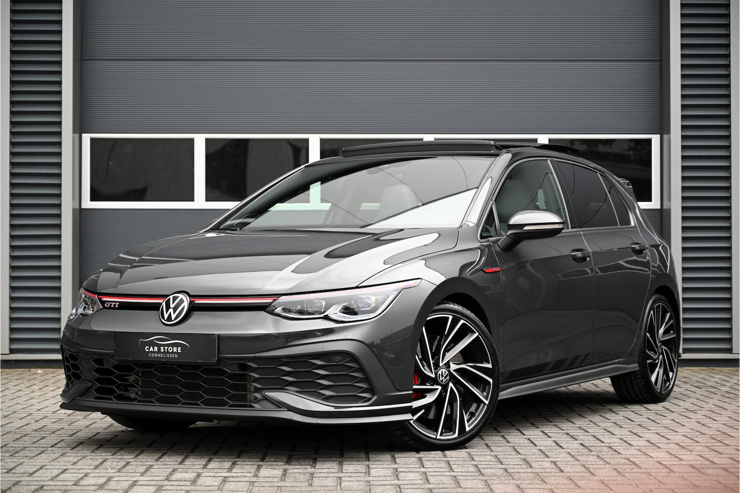 Volkswagen Golf - 2.0 TSI GTI CLUBSPORT 300 PK / PANO / LEDER / NURNBURGRING / HARMAN KARDON / IQ LIGHT / HE - AutoWereld.nl