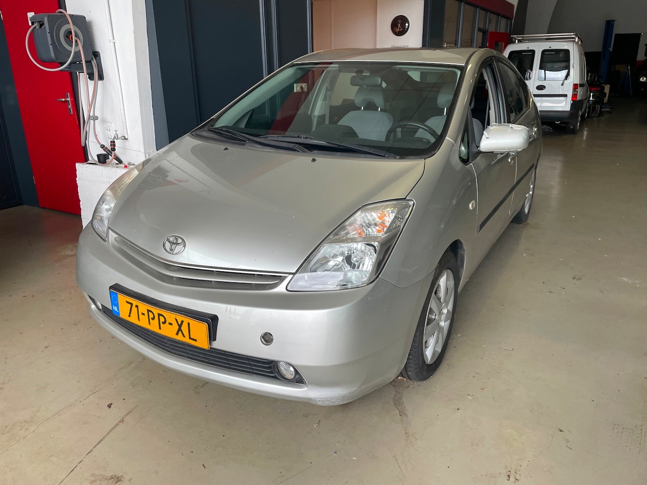 Toyota Prius - 1.5 VVT-i hybride accu stuk - AutoWereld.nl