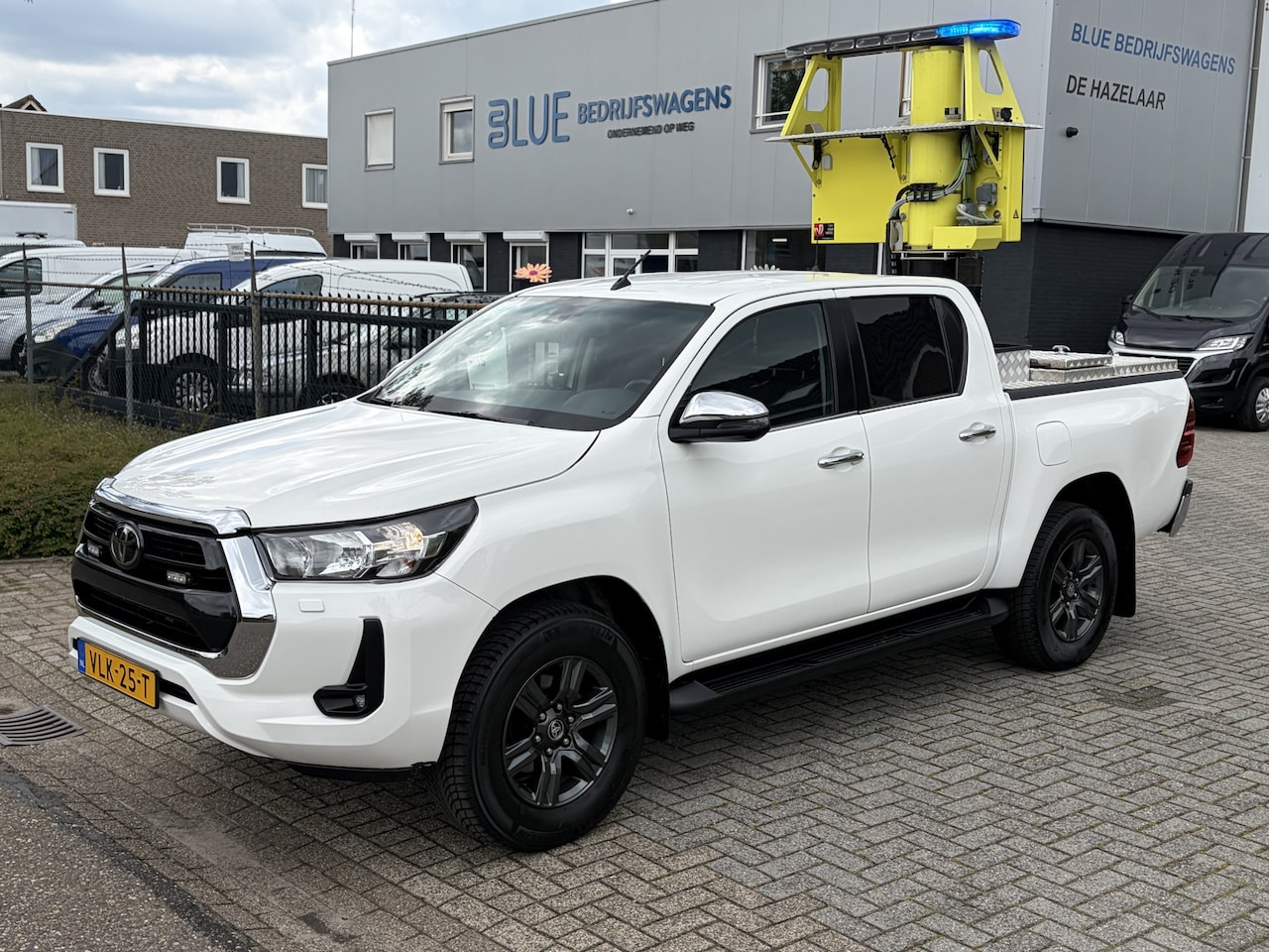Toyota HiLux - 2.4 D-4D 150PK E6 Aut. 4WD Double Cab Professional -- Complete uitrusting / Fully equipped - AutoWereld.nl