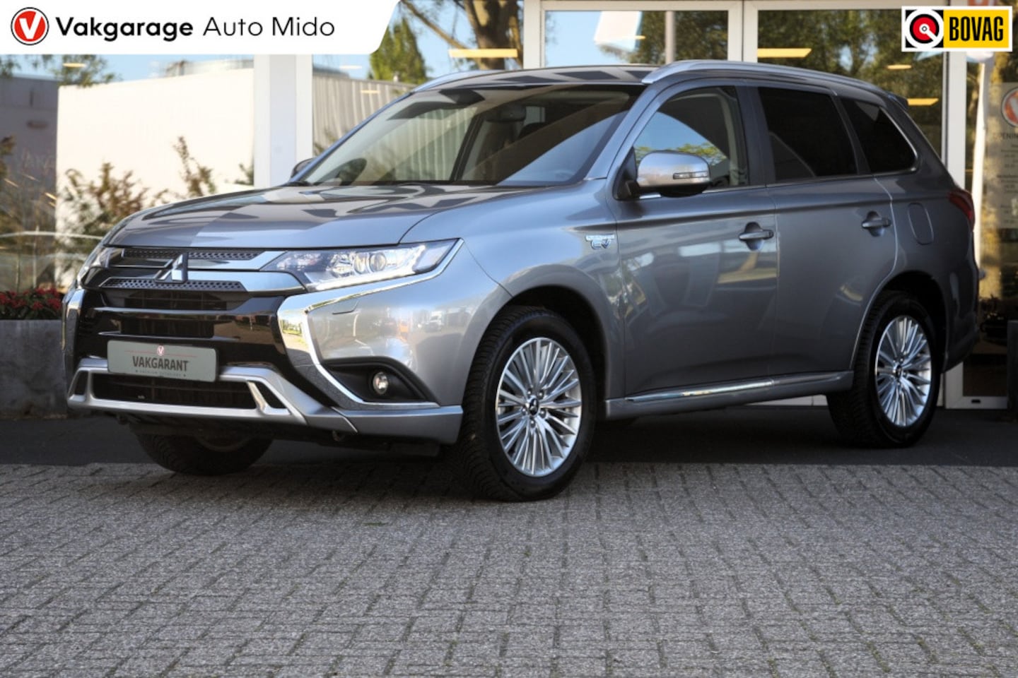 Mitsubishi Outlander - 2.4 PHEV Intense Automaat | Trekhaak | 1e eigenaar - AutoWereld.nl
