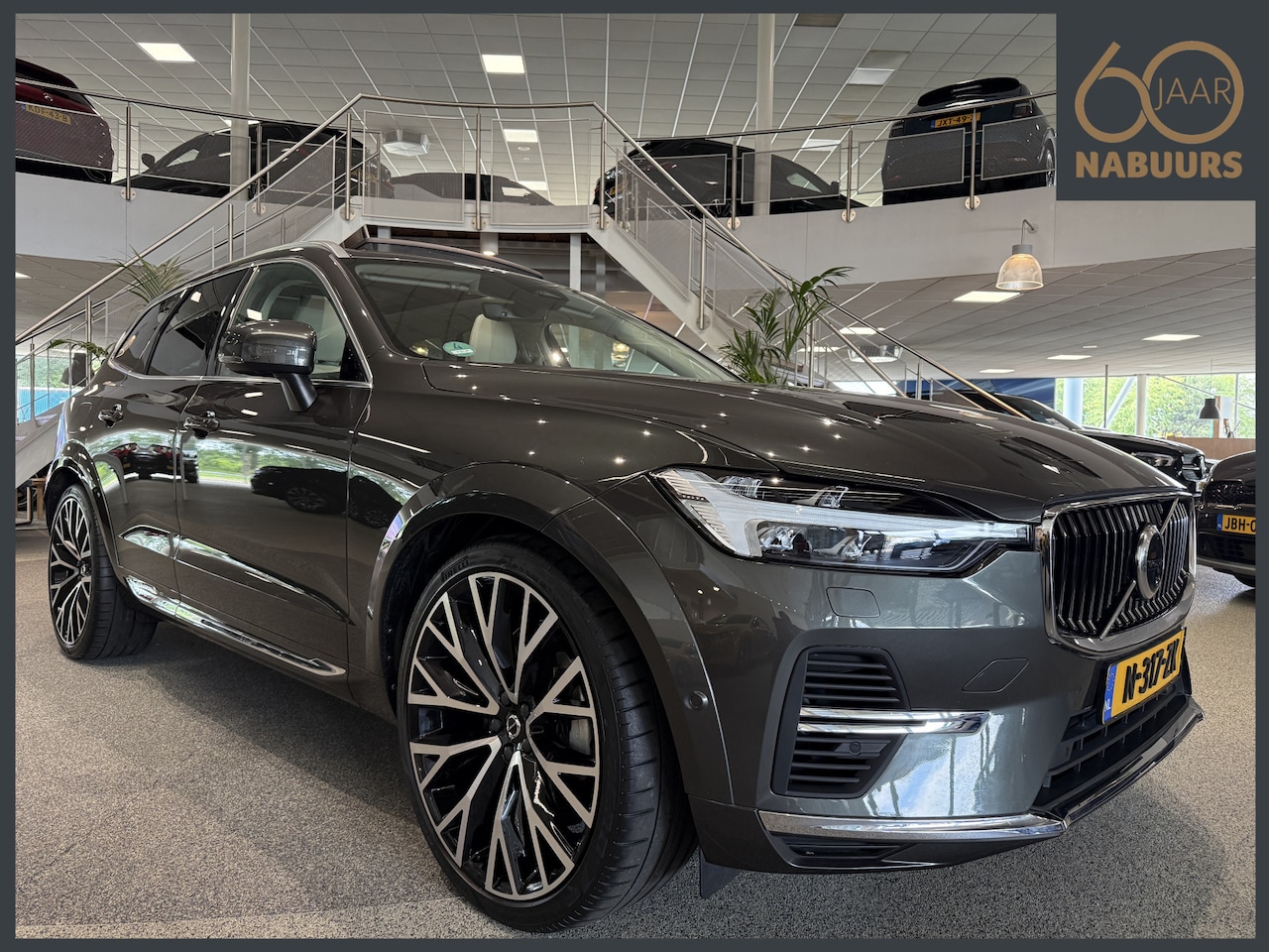 Volvo XC60 - 2.0 T6 Plug-in AWD Inscription, NL auto, Luchtvering, Trekhaak, Pano - AutoWereld.nl
