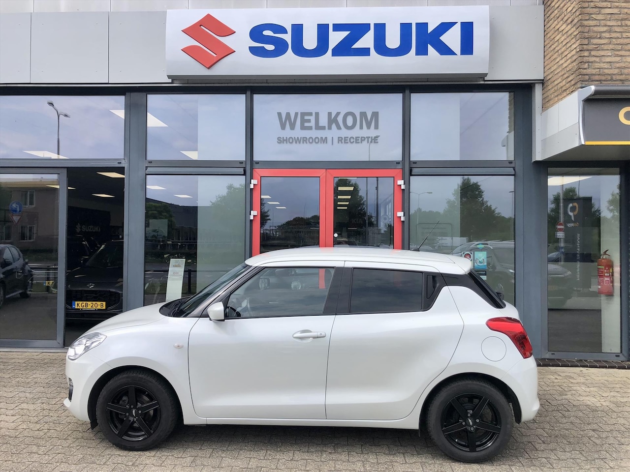 Suzuki Swift - 1.2 DualJet 90pk Select (RIJKLAARPRIJS) *Tot 10 Jaar Suzuki Garantie - AutoWereld.nl