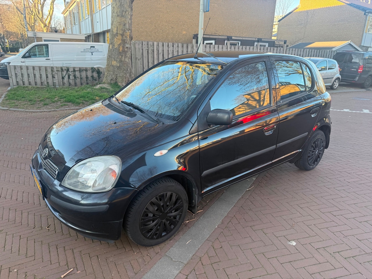 Toyota Yaris - AUTOMAAT / Airco / 5 deurs / Mooie auto - AutoWereld.nl