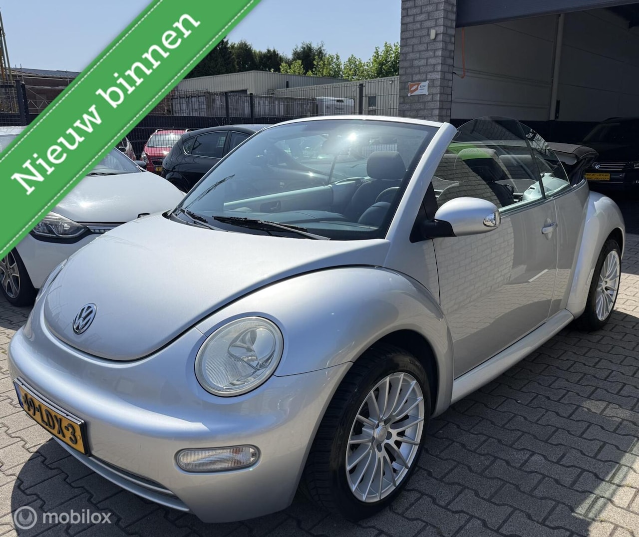 Volkswagen New Beetle Cabriolet - 1.6 /Nieuw Dak/Unieke staat! - AutoWereld.nl