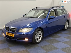 BMW 3-serie Touring - 325i High Executive / ZEER NETTE AUTO / NAP / PANORAMADAK