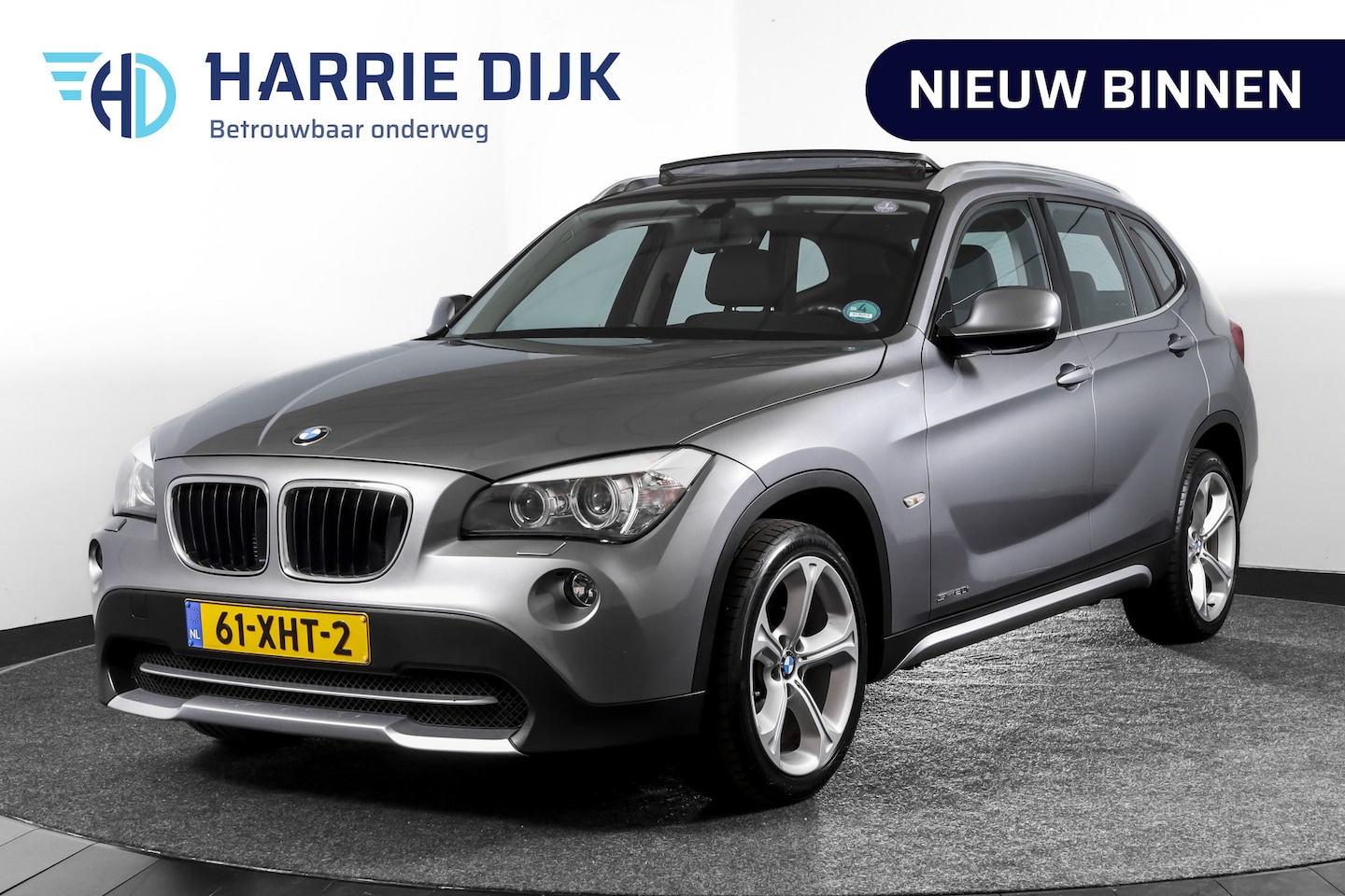 BMW X1 - sDrive20i 184 PK - Automaat Orig. NL | Luxery-Line | S/K Panodak | Trekhaak | Cruise | PDC - AutoWereld.nl