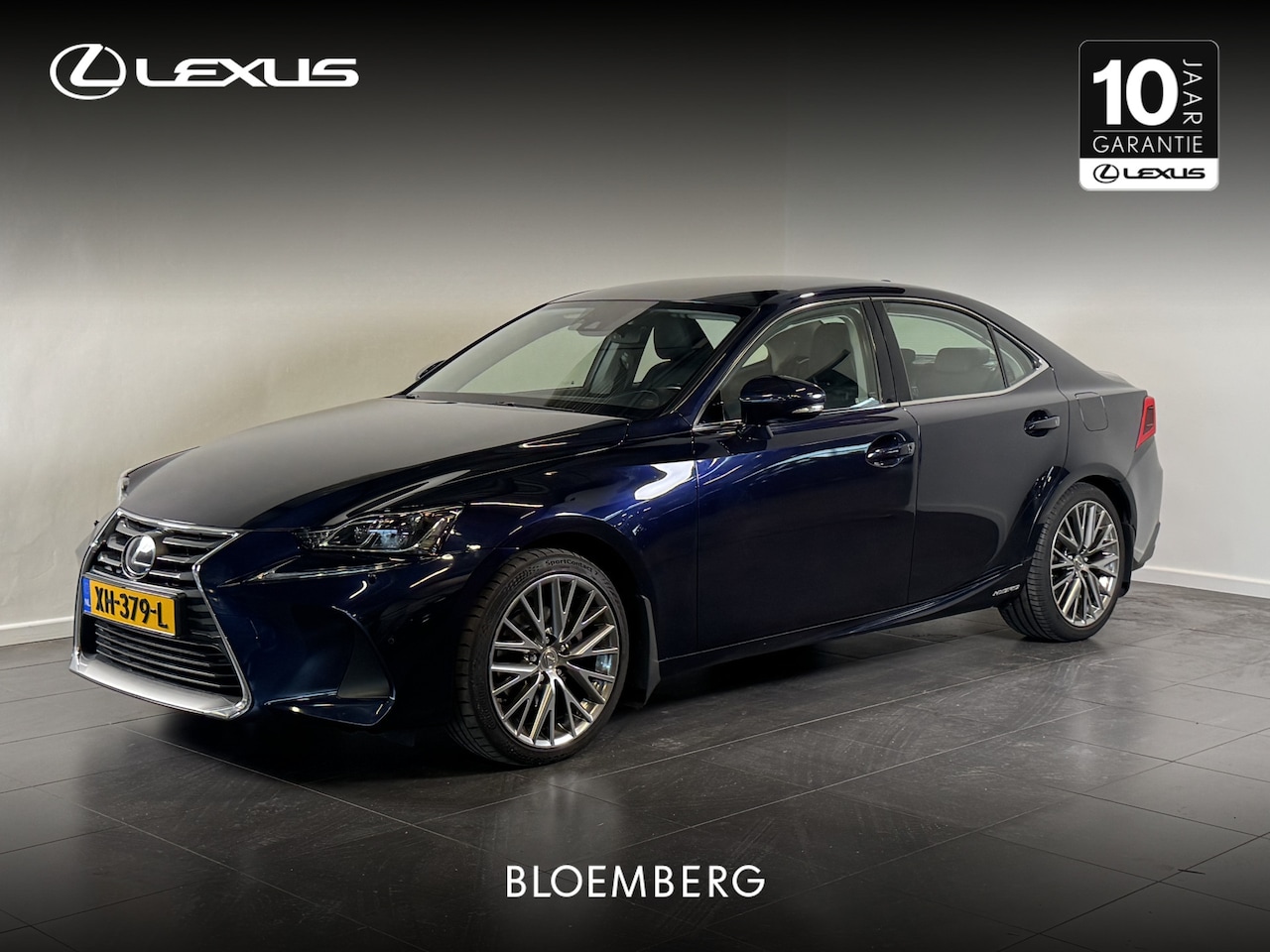 Lexus IS - 300h Hybrid Luxury Line | Dodehoekdetectie | Stoel koeling | Memory | - AutoWereld.nl