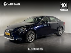 Lexus IS - 300h Hybrid Luxury Line | Dodehoekdetectie | Stoel koeling | Memory |