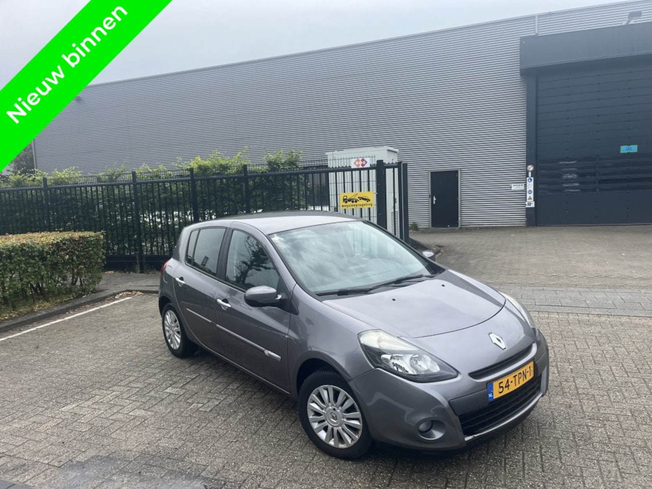 Renault Clio - 1.5 dCi Cruisecontrol Clima Navigatiesysteem - AutoWereld.nl