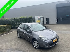 Renault Clio - 1.5 dCi Cruisecontrol Clima Navigatiesysteem