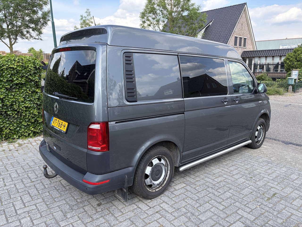 Volkswagen Transporter - T6 2.0 TDI 150PK Euro6 L1H2 4Motion Comfortline ✓ Victron Energy ✓ Standkachel ✓ Inrichtin - AutoWereld.nl