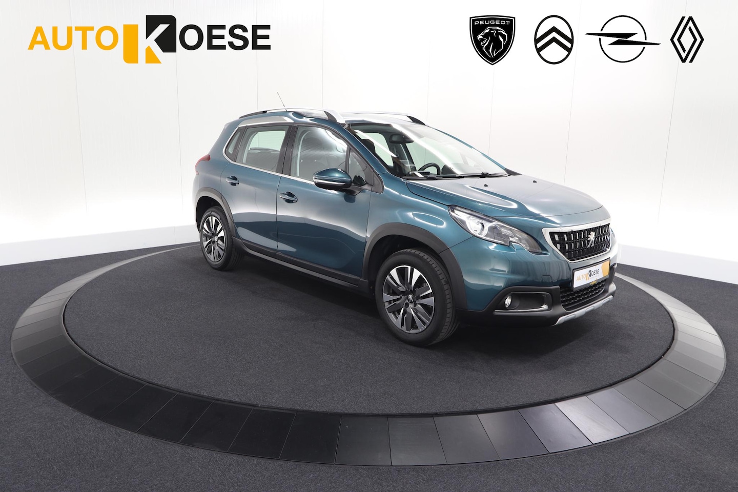 Peugeot 2008 - PureTech 110 Allure | UNIEKE KLEUR! | Trekhaak | Camera | Apple Carplay | Parkeersensoren - AutoWereld.nl