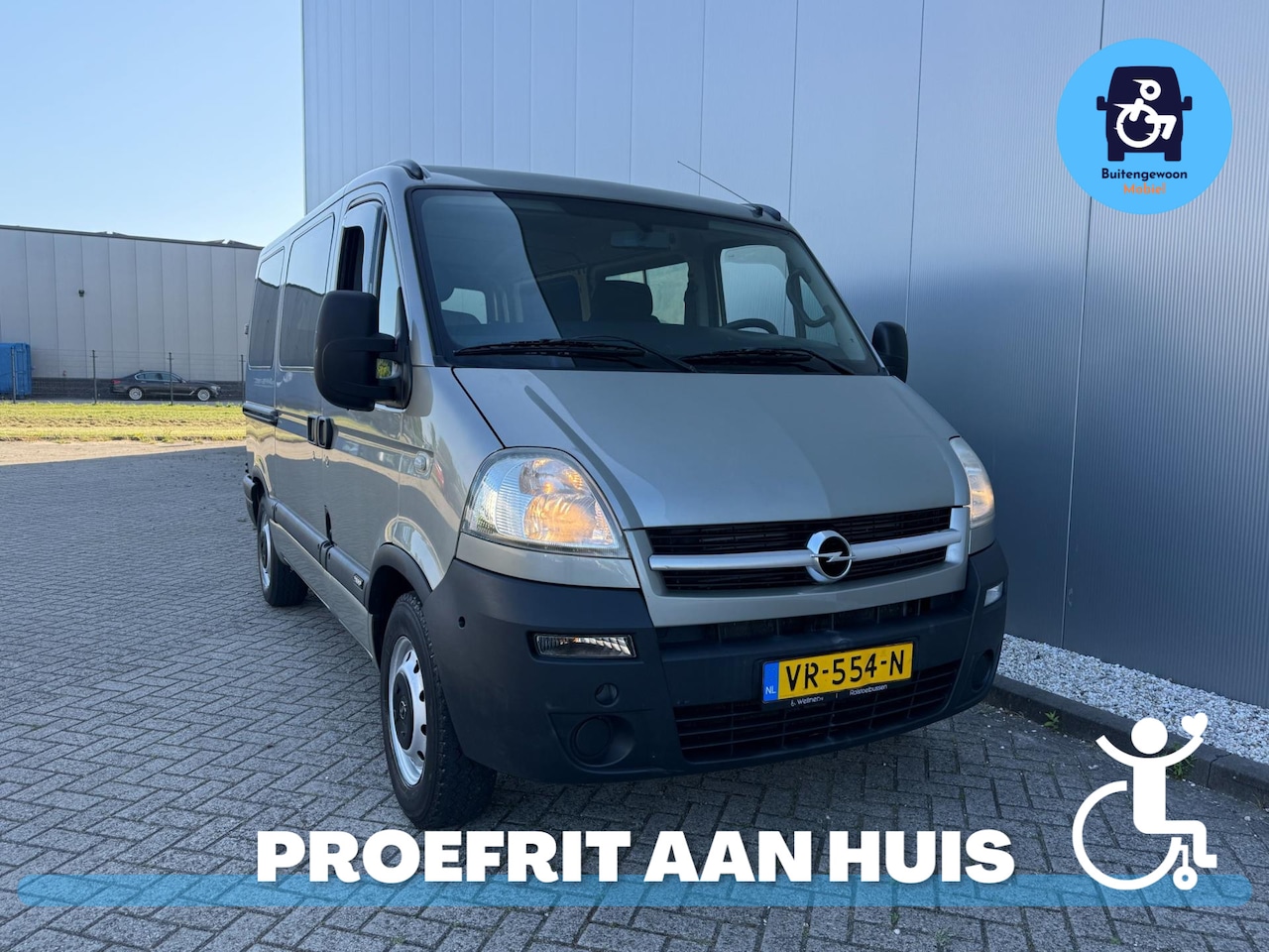 Opel Movano - 2.5 Rolstoelbus Automaat 2009 | Elek. Deuren | Invalide auto - AutoWereld.nl