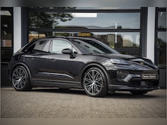Porsche Macan - 4 100 kWh l luchtvering l Pano l Matrix Led