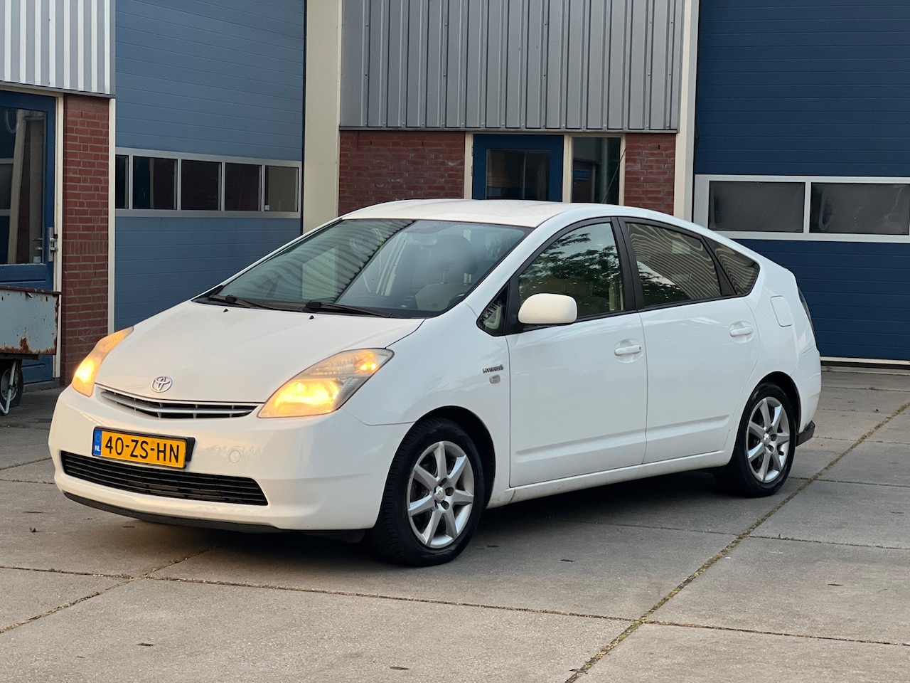 Toyota Prius - 1.5 VVT-i Comfort 1.5 VVT-i Comfort Nieuwe APK - AutoWereld.nl