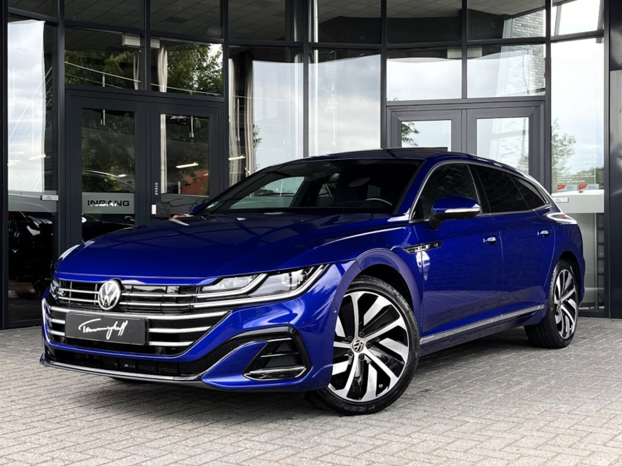 Volkswagen Arteon Shooting Brake - 1.4 TSi EHYBRID R-LINE - LEDER - PANO - TREKH. - 19 INCH - AutoWereld.nl