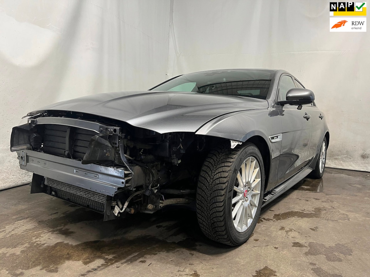 Jaguar XE - 2.0 D Portfolio SCHADEAUTO!!! - AutoWereld.nl