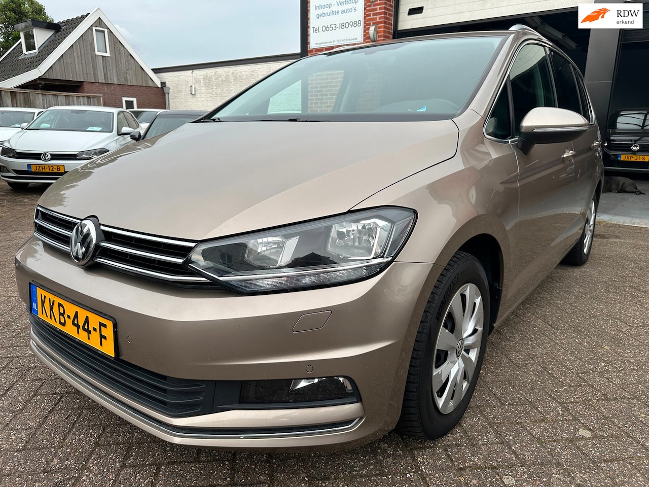 Volkswagen Touran - 1.5 TSI Highline Business R 7p AUTOMAAT-NAVI-CRUISE-CAMERA-TREKHAAK - AutoWereld.nl