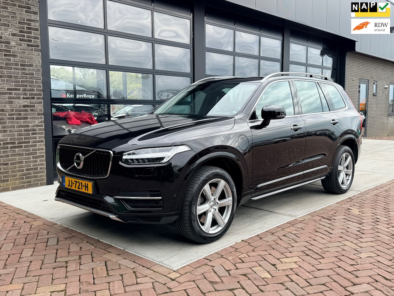 Volvo XC90 - 2.0 T8 Twin Engine AWD Momentum | 7 pers | Pano | Leer | Camera | - AutoWereld.nl