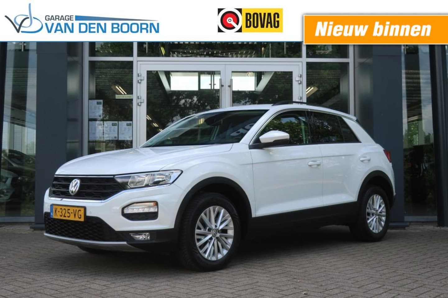 Volkswagen T-Roc - 1.5 TSI Style 1.5 TSI Style, Stuur- en Stoelverwarming, Trekhaak, PDC rondom etc. - AutoWereld.nl