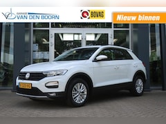Volkswagen T-Roc - 1.5 TSI Style, Stuur- en Stoelverwarming, Trekhaak, PDC rondom etc