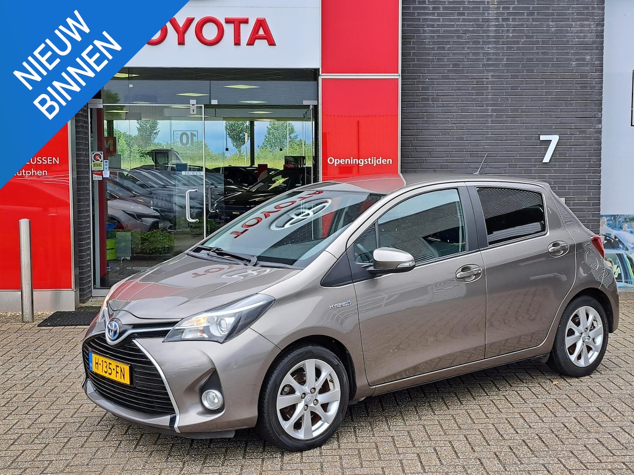 Toyota Yaris - 1.5 Hybrid Dynamic LM VELGEN CAMERA MISTLAMPEN CRUISE - AutoWereld.nl