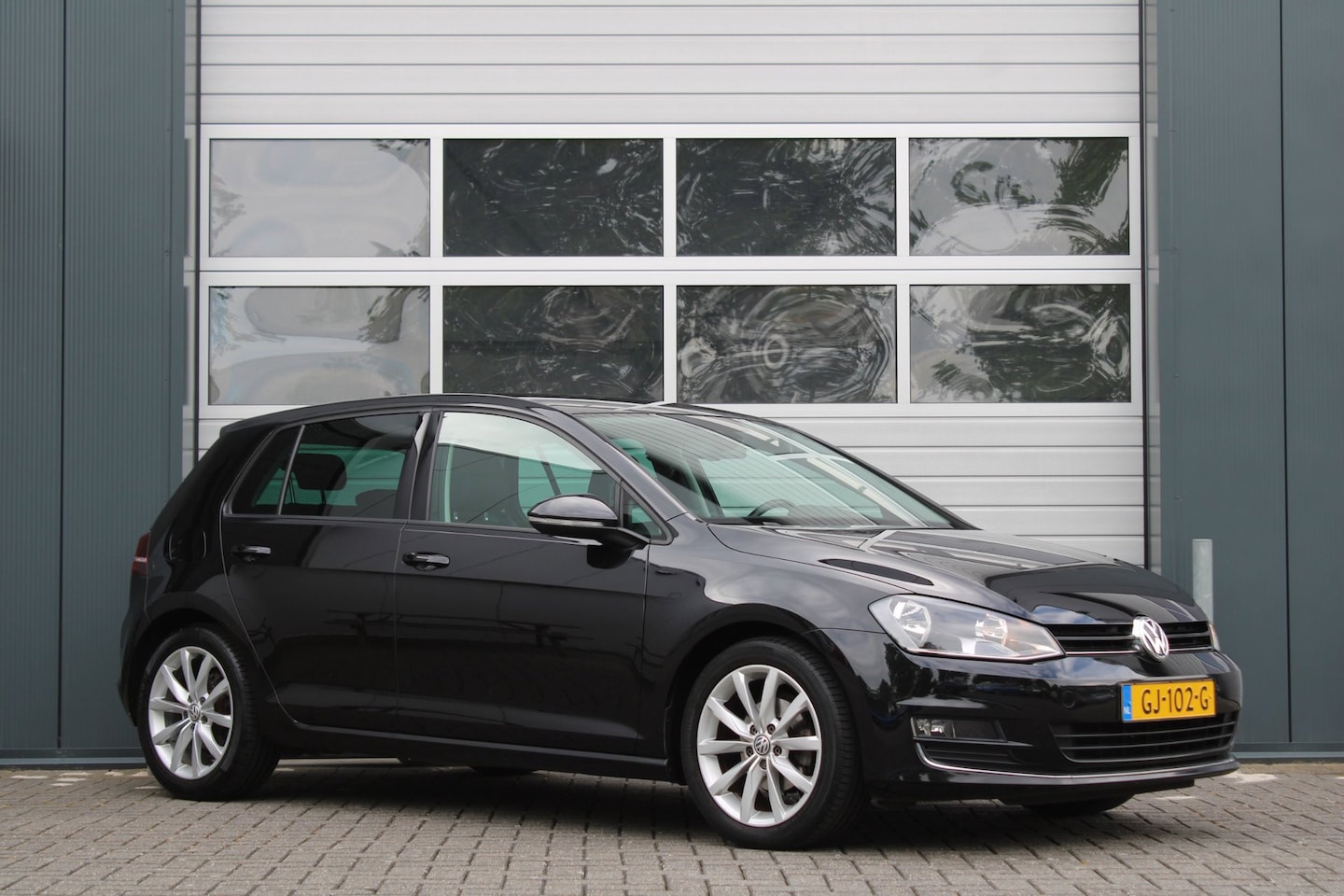 Volkswagen Golf - 1.2 TSI Business Edition Cruise/Camera/Stoelverwarming/PDCv+a/Navi/Bluetooth/DAB/HalfLeder - AutoWereld.nl