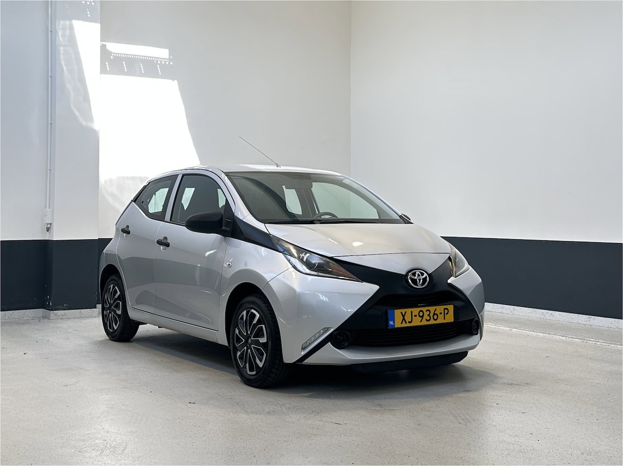 Toyota Aygo - 1.0 VVT-i x-now | Carplay/ Android Auto | Airco | C.V | - AutoWereld.nl
