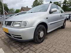 Volkswagen Polo - 1.6 ( A.P.K. JULI 2027)