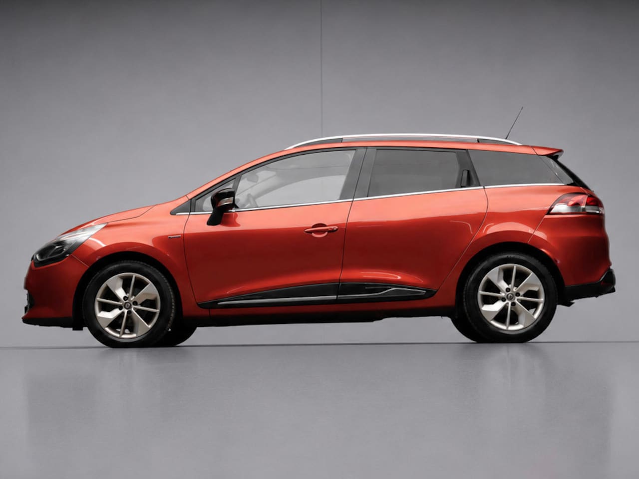 Renault Clio Estate - 0.9 TCe Limited Sport (NAVI,CRUISE,GETINT,BLUETOOTH,ELEKTRISCH PAKKET,SPORTSTOELEN,LM VELG - AutoWereld.nl