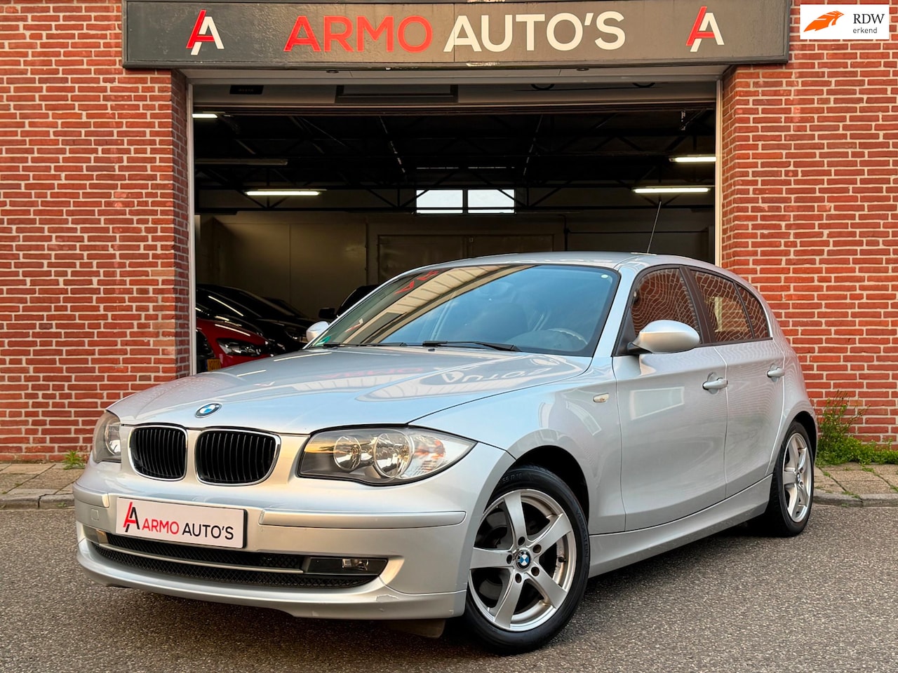 BMW 1-serie - 116i Corporate | Airco | Rijklaar - AutoWereld.nl
