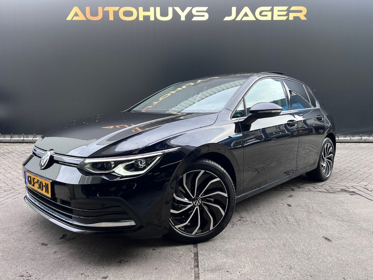 Volkswagen Golf - 1.5 TSI Pano Acc Memory IQ Lights Massage 4 x stoelverwarming Stuurverwarming - AutoWereld.nl