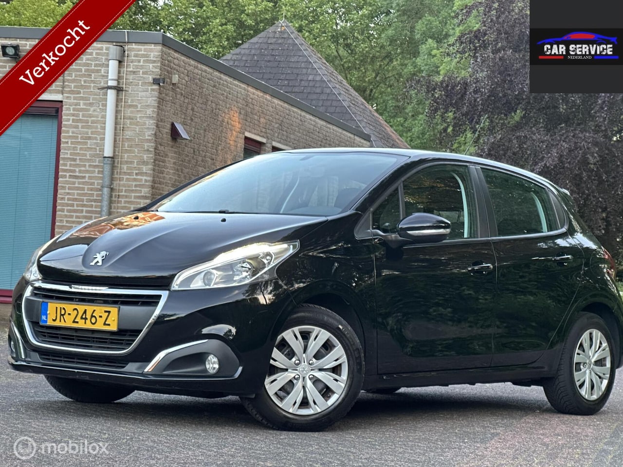 Peugeot 208 - 1.2 PureTech Blue Lion/NAP/NAVI/PDC/CRUISE/APK - AutoWereld.nl