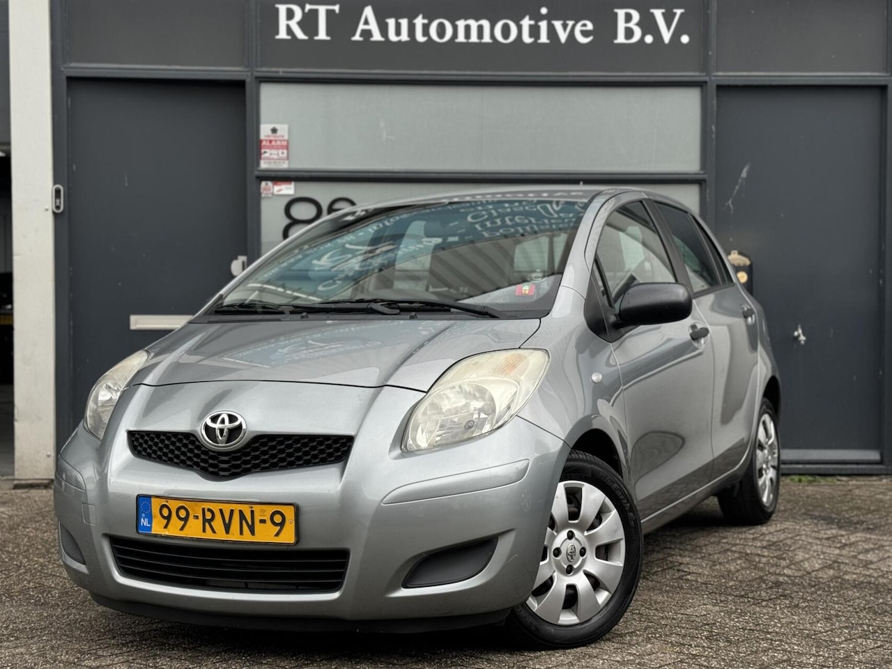 Toyota Yaris - 1.3 VVTi Comfort 1.3 VVTi Comfort Dealer OH 5Drs - AutoWereld.nl