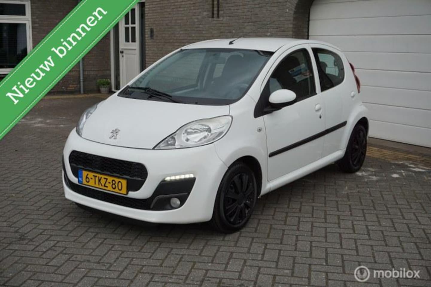 Peugeot 107 - 1.0 Active faceliftmodel met Airco !! - AutoWereld.nl