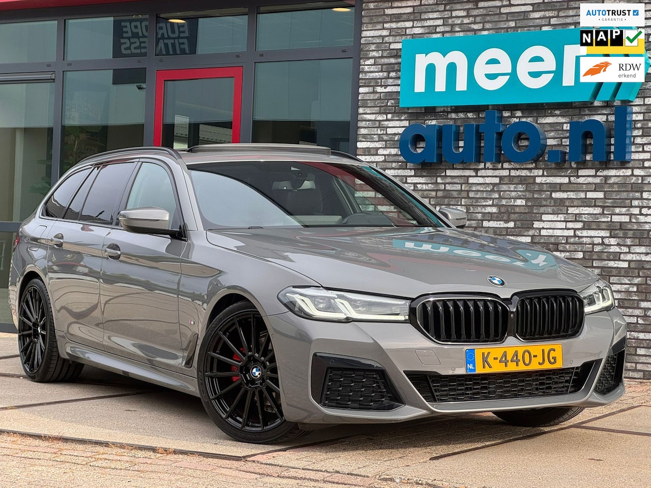 BMW 5-serie Touring - 520i High Executive M-SPORT l PANO l HUD l H/K l 360 CAMERA l ORG.NL l ORG.NL l NAP l BTW - AutoWereld.nl