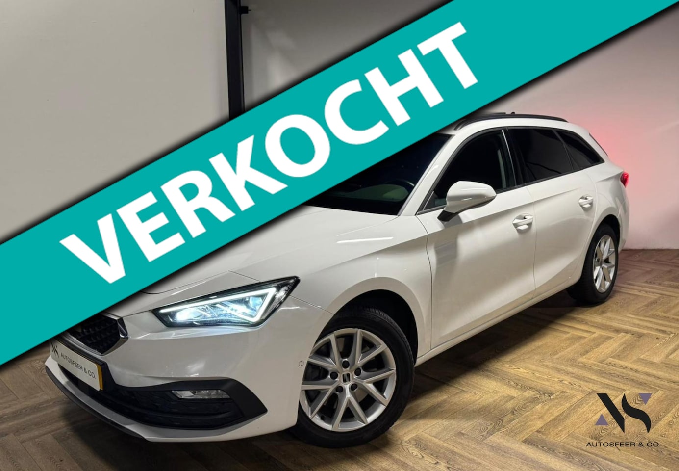 SEAT Leon Sportstourer - 2.0 TDI Style Business Intense PANO KEYLESS - AutoWereld.nl