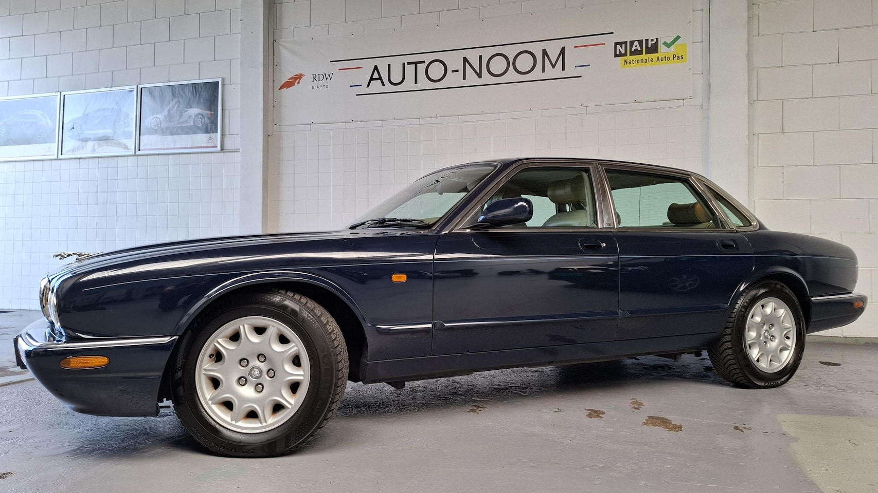 Jaguar XJ - 3.2 V8 Executive NL AUTO/WASSENAAR GELEVERD/NAP KM-GARANTIE/RECENTE LPG-G3 INSTALLATIE! - AutoWereld.nl