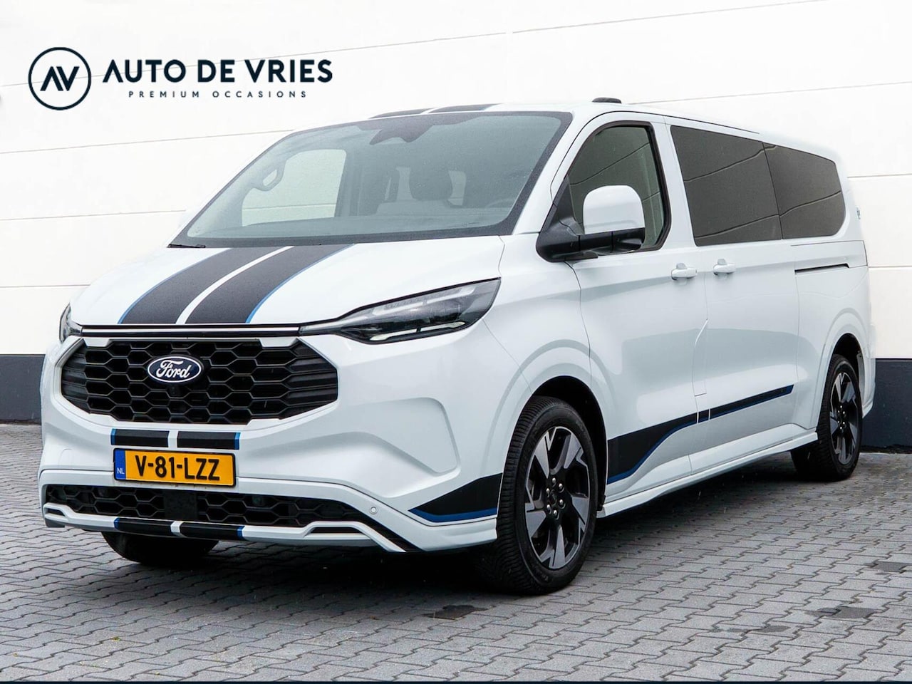 Ford Transit Custom - 320 2.5 PHEV L2H1 DC Sport | Full LED | Assist pakket | Winterpakket | Trekhaak - AutoWereld.nl