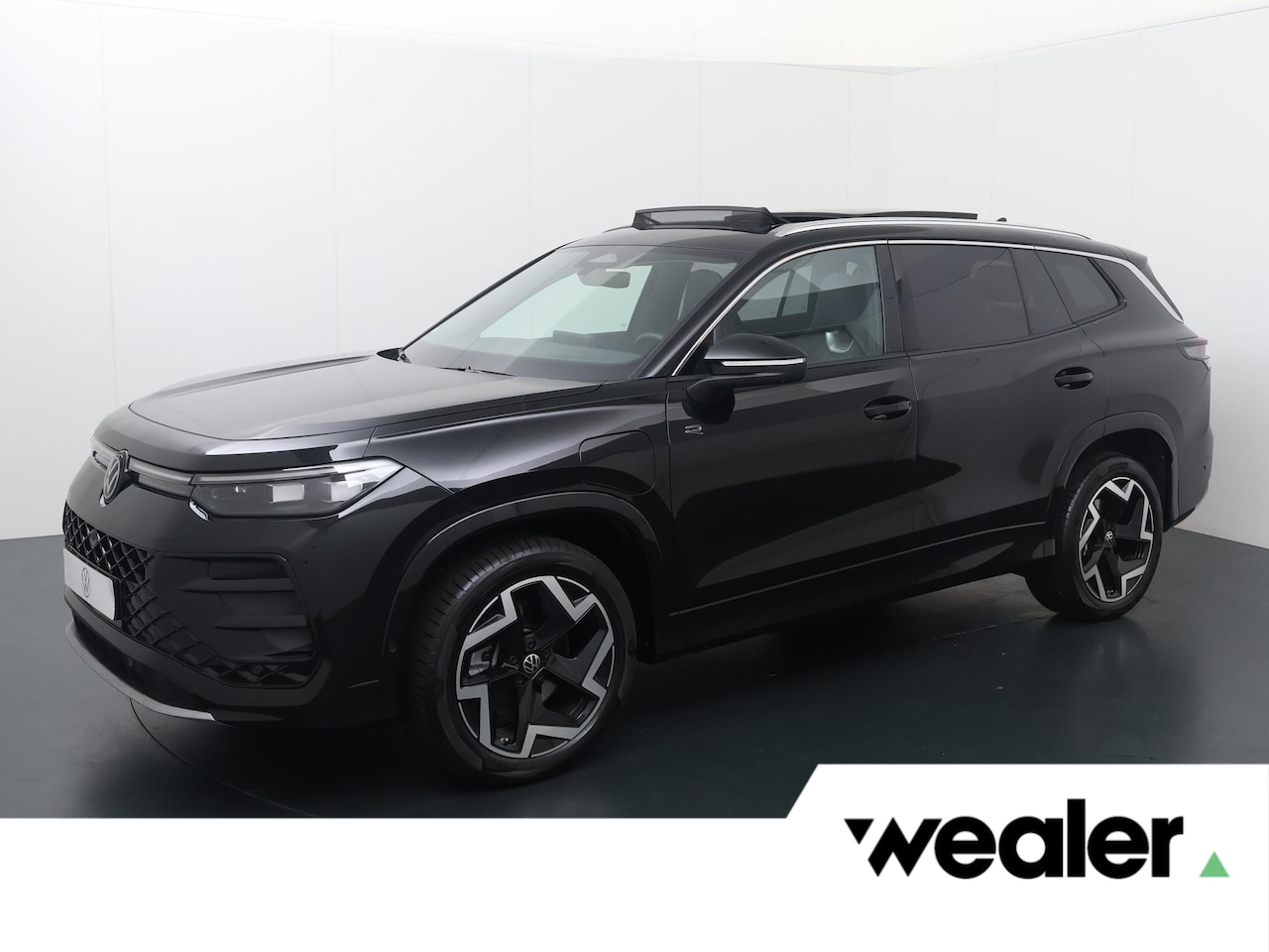 Volkswagen Tayron - 1.5 eHybrid R-Line Edition | 272 PK | SoH 95% Trekhaak | Panoramadak | Area View 360 came - AutoWereld.nl