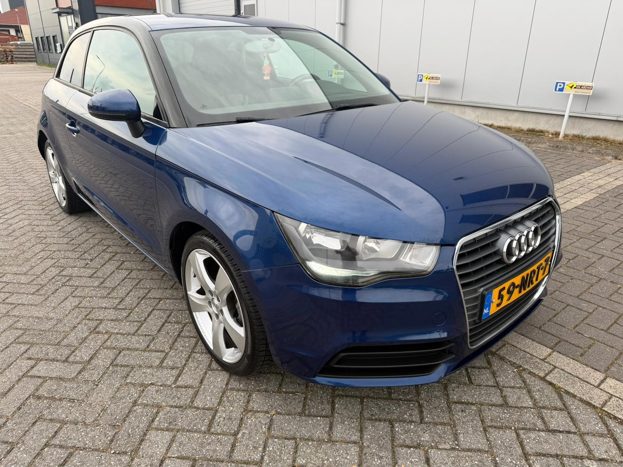 Audi A1 - 1.2 TFSI Attraction Pro Line Business Airco Navigatie APK - AutoWereld.nl