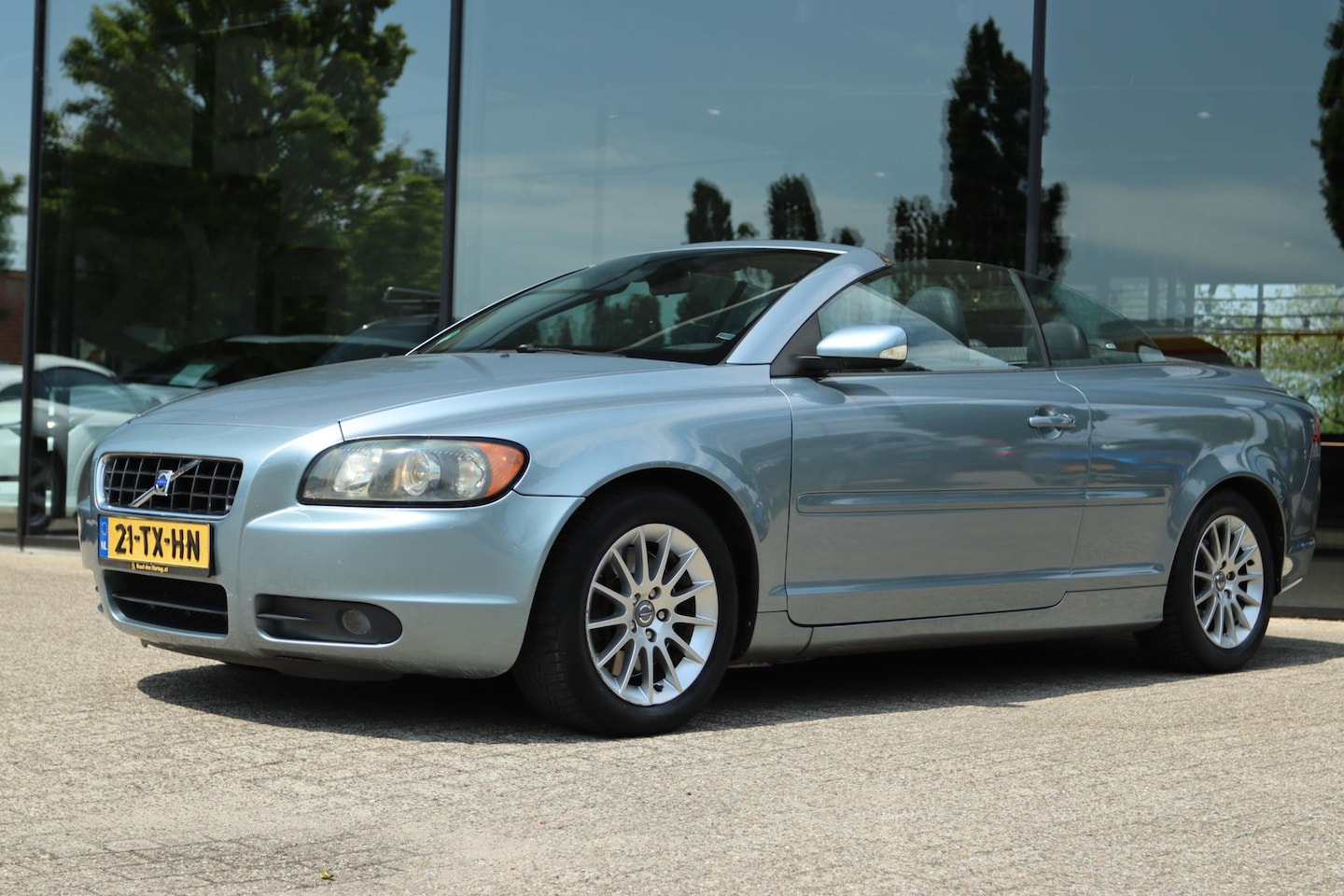Volvo C70 Convertible - 2.4i KINETIC ORIG. NL | CLIMATE | LMV - AutoWereld.nl