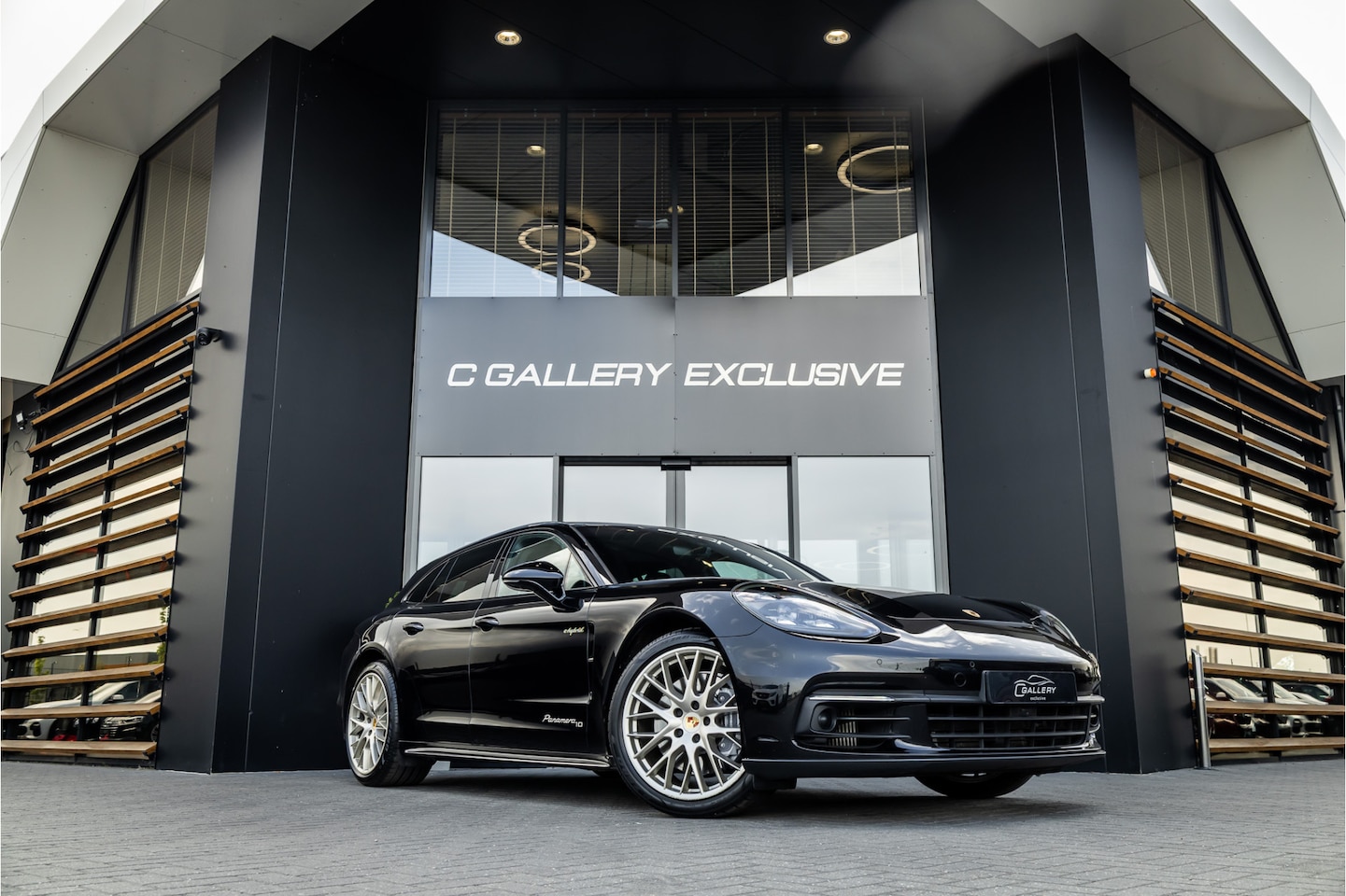 Porsche Panamera Sport Turismo - 2.9 4 E-Hybrid - 10 Years Edition | Sport Chrono + | Bose | Memory | 360 Camera - AutoWereld.nl